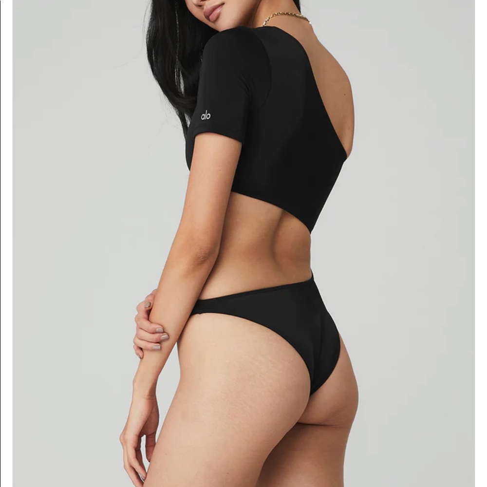 ALO Body Wave One Piece COLOR BLACK SIZE XS NEW.  0567